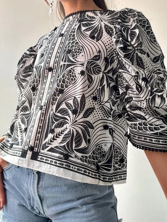 Farm Rio Black Tapestry Top.  Size Medium
Worn once. - Picture 2 of 12